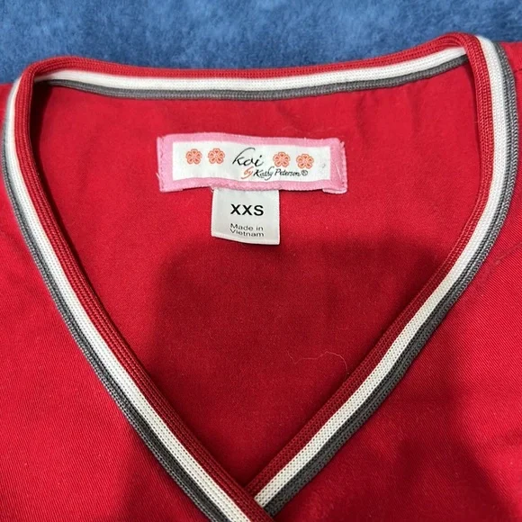 Scrub top - Picture 3 of 4